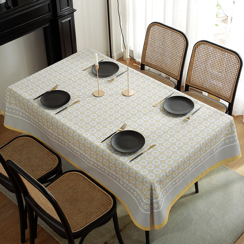 AIRUTE Maximus Opulent Tablecloths