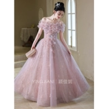 Розовое элитное вечернее платье, изысканный стиль, открытые плечи