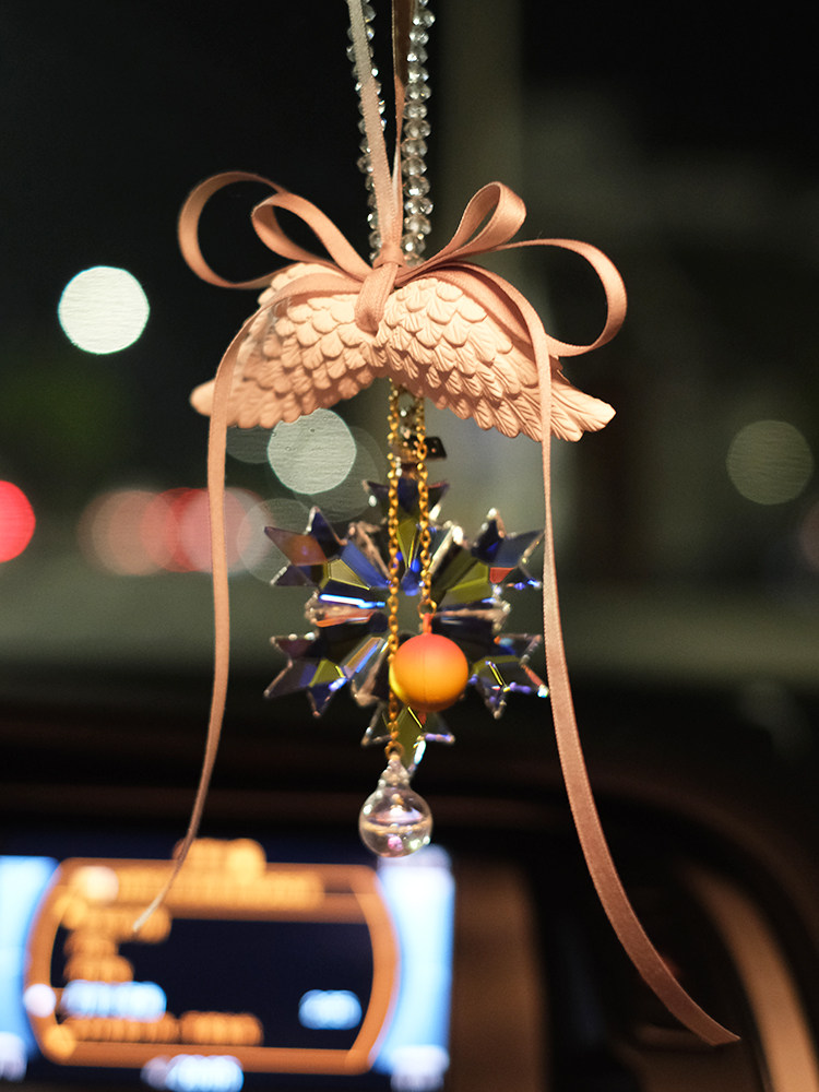 High-grade snow crystal car pendant Car rear mirror pendant creative net red goddess car interior products