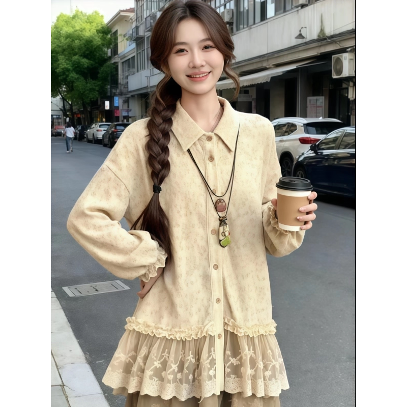 Plus-Size Designer Lace Patchwork Hem Long-Sleeve Shirt for Women, New Autumn and Winter Style, Slimming and Unique Chic Blouse for Curvy Women