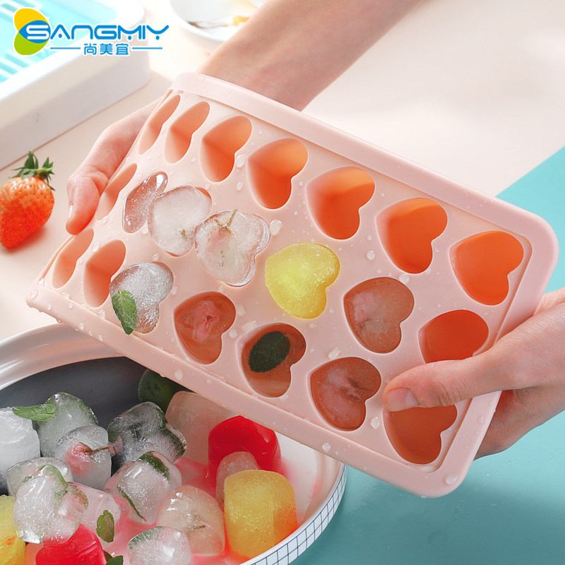 Silicone Ice Rink With Lid Ice-making God to make Frozen Ice Cubes Molds Creative Fridge Homemade Freezer Ice-making Box
