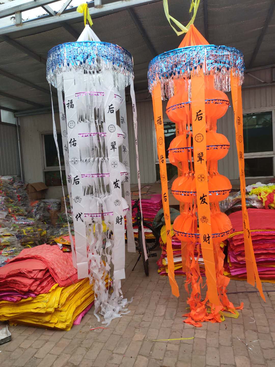 Funeral cloth streamers Ling streamers gourd streamers and other kinds of cloth streamers can be customized with a diameter of 1 meter and a height of 3 meters