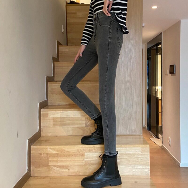 Nine-point pants women's temperament self-cultivation elastic 2021 autumn and winter new Korean simple super hot high waist straight jeans women