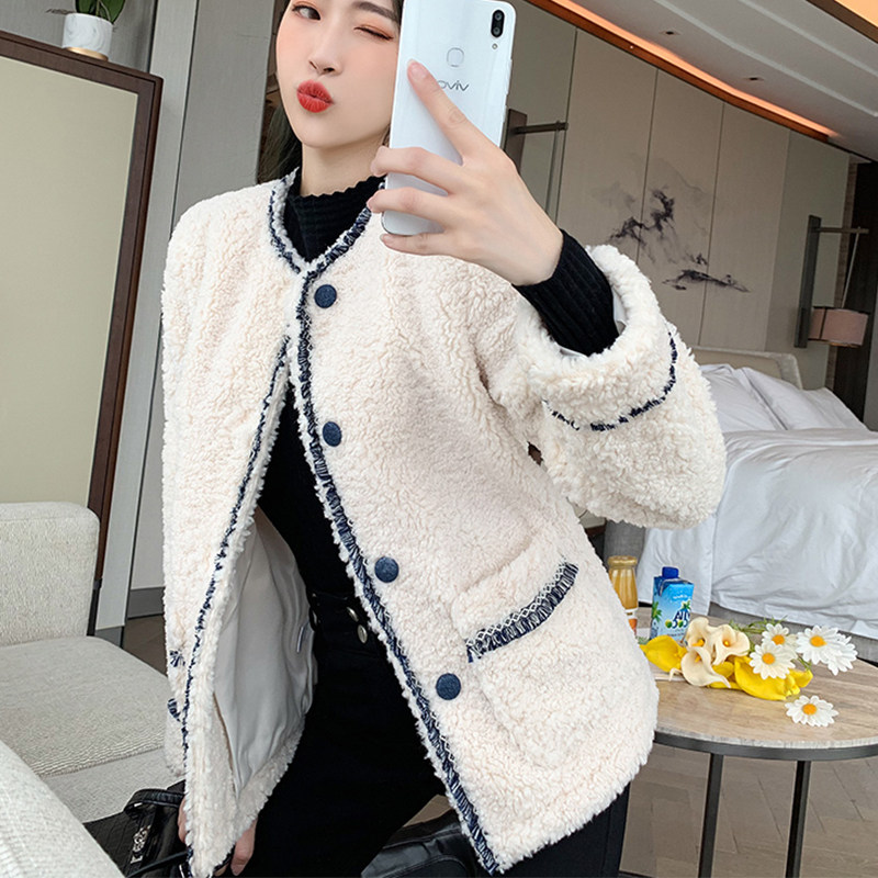 Lamb wool top coat women's 2021 winter new light luxury ladies thickened temperament round neck loose plush coat