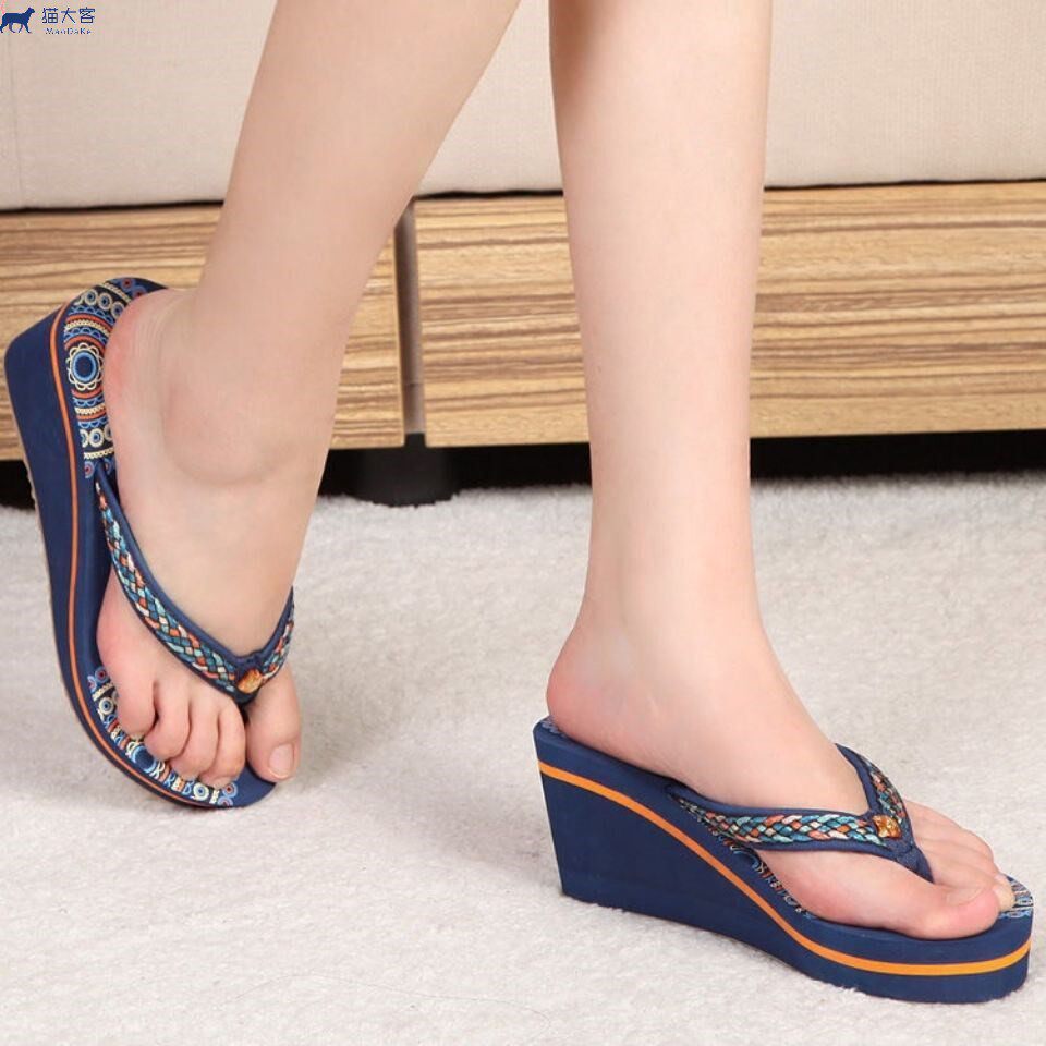 Vietnamese Slippers Herringbone Drag Lady Fashion Beach Shoes Ladies Wear women sandals Outer wear slopes with thick underfloor sandals