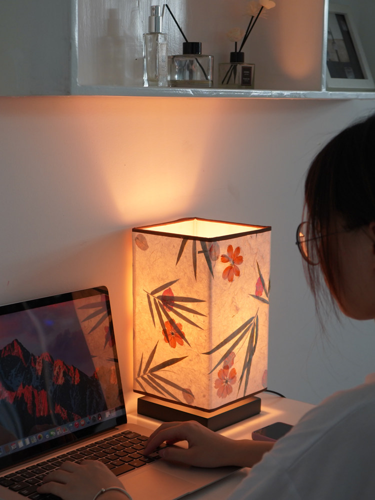 Vintage table lamp New Chinese dimming table lamp Bed head bedroom lamp Warm ancient style bed head lamp Handmade decorative paper lamp