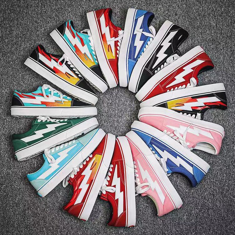 闪电鞋REVENGE X STORM的LOGO