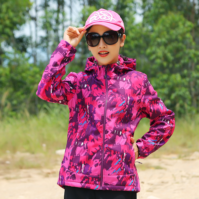 Autumn Winter Style Lady Outdoor Tandem Hat Printed Camouflate Soft Shell Clothing Windproof Warm Mountaineering Tide Jacket Plus Suede Submachine Clothing