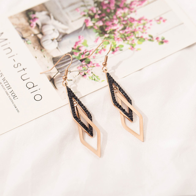 High-quality earrings female 2019 new trendy long style temperament Korean temperament personality net red cold wind earrings earrings