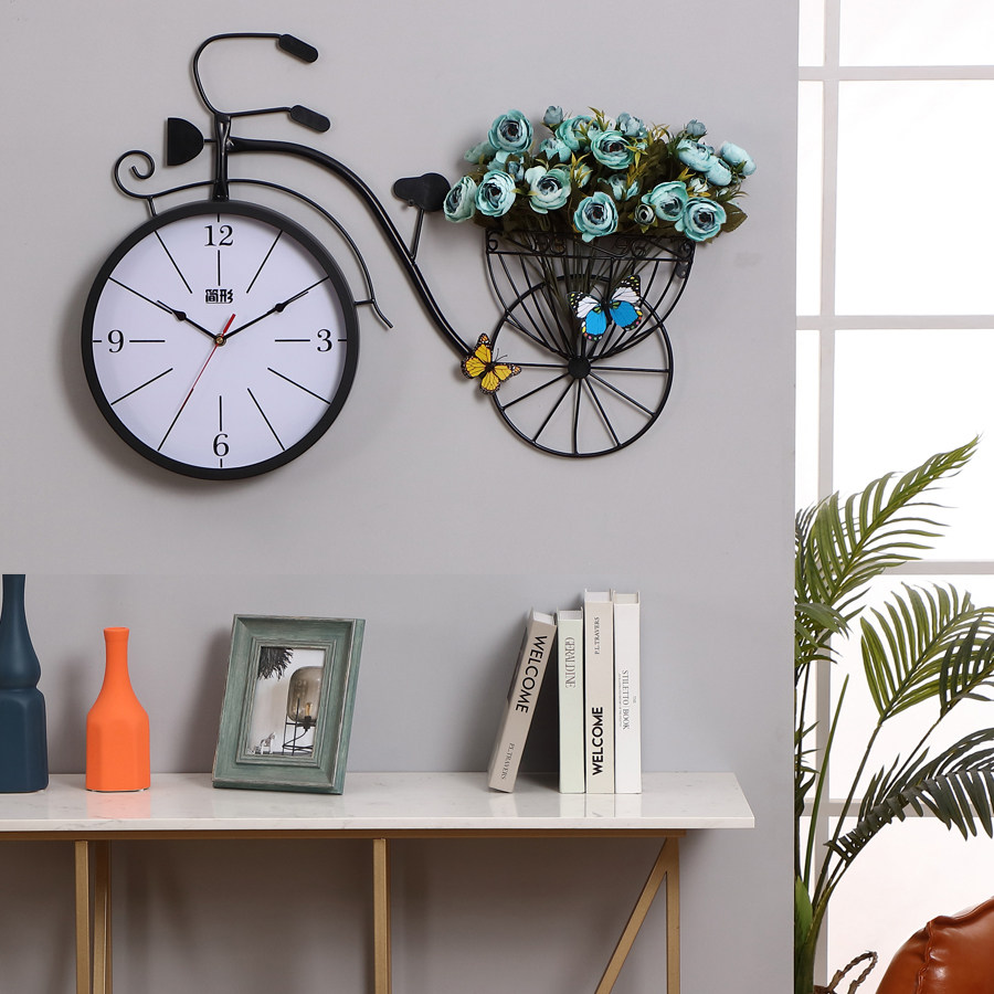 Wall clock living room fashion creative American art personality modern Nordic decorative wall table dining room mute light luxury clock