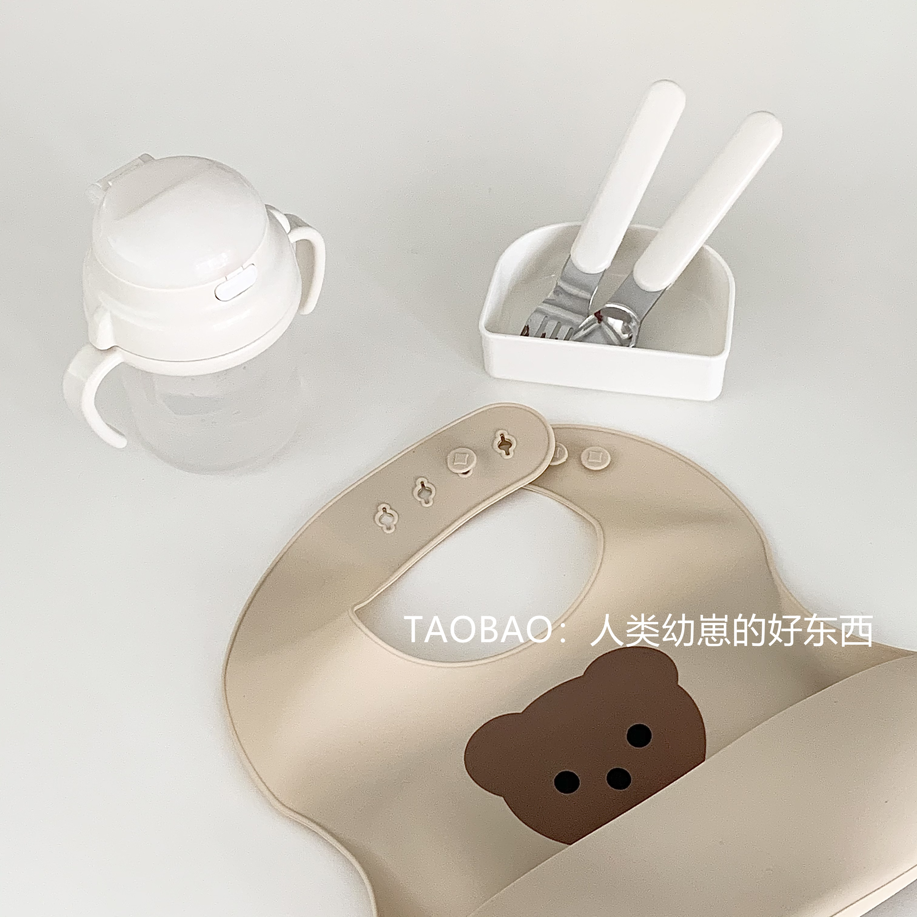 South Korea Ins Wind Cubs Portable Babies Soft Silicone Rubber Bib Waterproof Eating Around Dinner Bib Eat Solid To Eat Around Dinner Bib