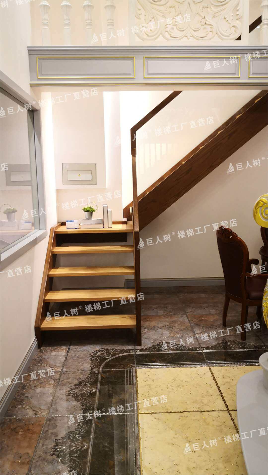 Giant Tree Staircase Solid Wood Light Luxury Glass Staircase Factory Private Custom Store Same Price Customization