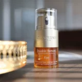 Clarins, разглаживающая осветляющая эссенция, против морщин, против темных кругов под глазами, 20 мл