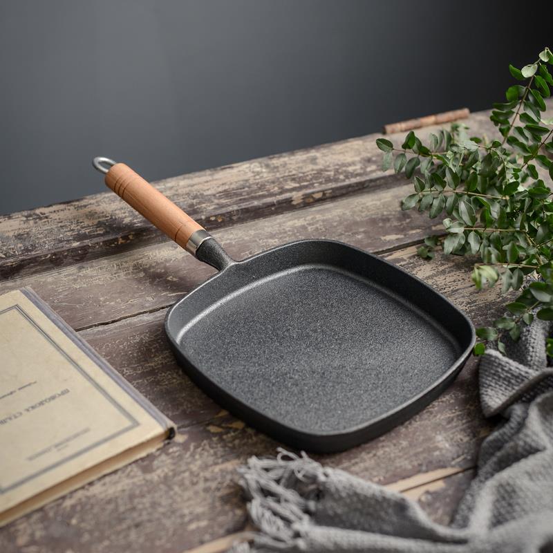 Beech wood handle cow happiness cast iron wood handle frying pan household strip steak pattern cast iron bottom small pot thickened pure pig iron