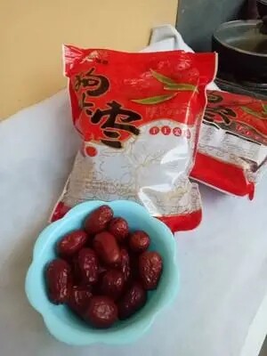 Seven tree fruit new goods dog head jujube super red jujube Yan'an extra large six-star red jujube in northern Shaanxi Xi'an non-Xinjiang jujube