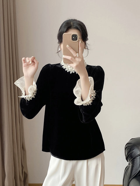Lingze Xi 2026 Early Spring New High-End Elegant Petal-Sleeve Silk Velvet Top for Women
