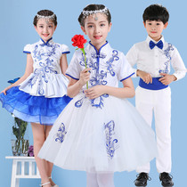 Six children of the blue-and-white porcelain with the costume of the primary and middle school students in he chang fu Chinese zither read kindergarten fit the costume