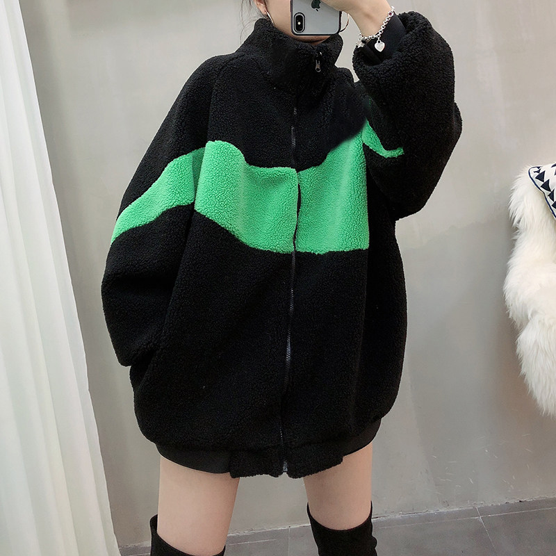 Imitation lamb wool coat women's plush warm sweater coat European station autumn and winter women's clothing 2022 new European trend