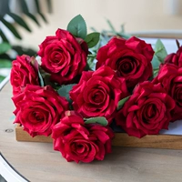 Одиночная роза красная 5