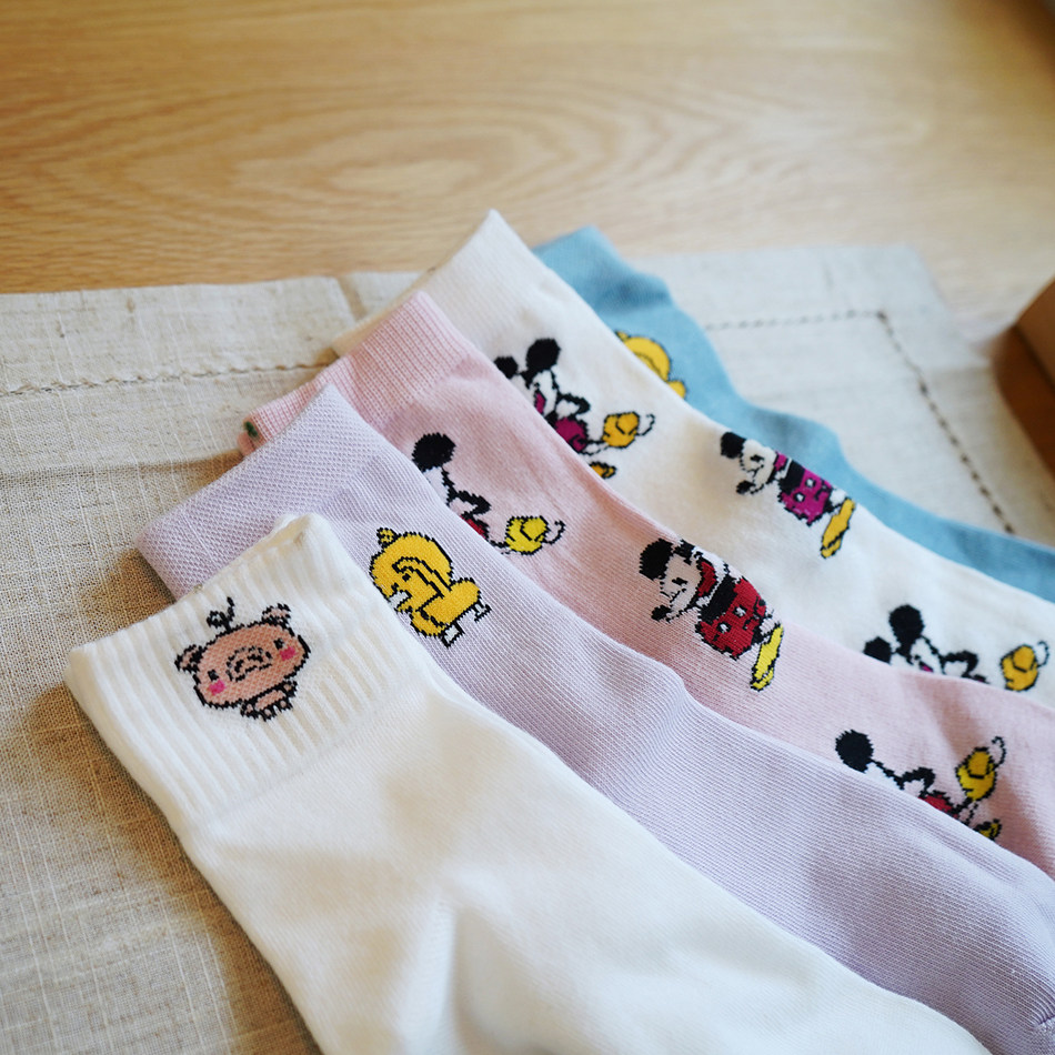 Day-of-the-day cartoon cotton socks.