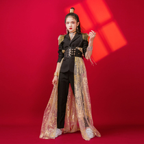 Tech Wind Suit Stage Acting Out of Personality Male And Female High End Chair Walking Show Team Children Gown Boomer Models