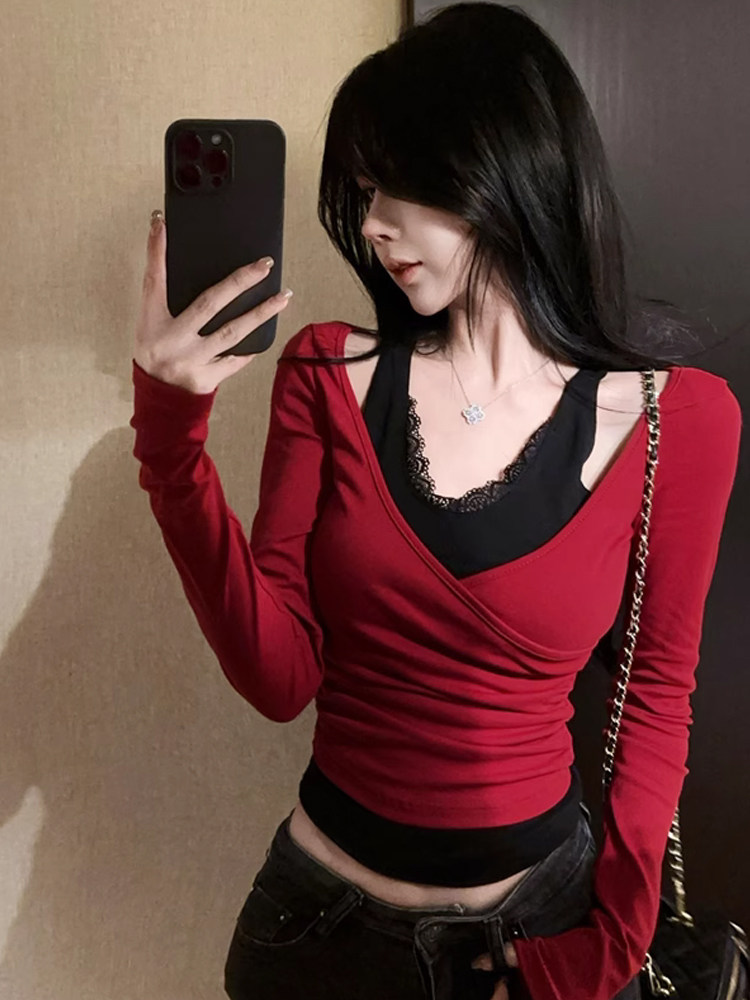 蕾丝假两件打底衫女秋冬季2025新款红色内搭短款V领纯欲长袖上衣