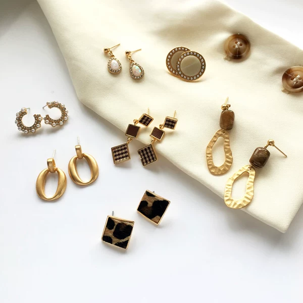 Товары от 青岛香觅饰品工厂批发零售店