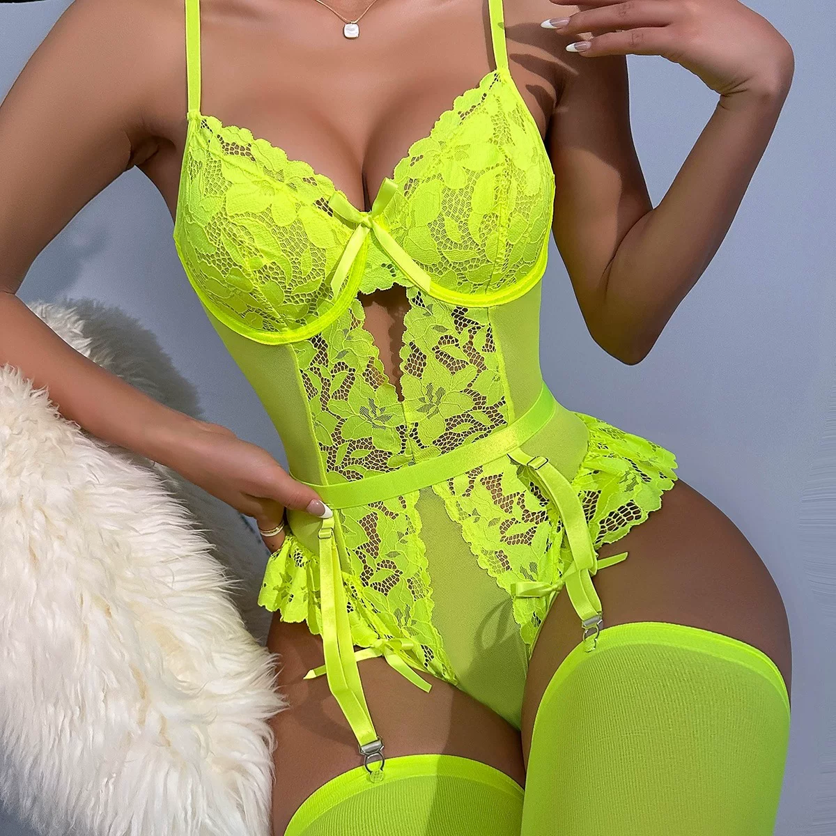 Новое бюстьеная сексуальная<body>
