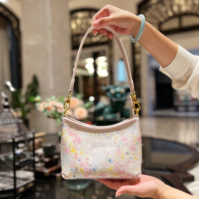 【Gong Yi】Intangible Cultural Heritage Song Brocade Pink Hobo Bag Underarm Bag for Women 2026 Summer New High-End Shoulder Bag