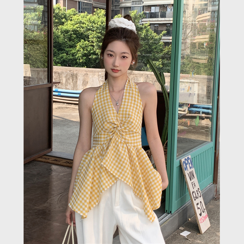 フランスの黄色のチェック柄ツイストVネックホルターベスト、夏の音楽フェスティバルでイレギュラーな海辺のトップスを着た女性用