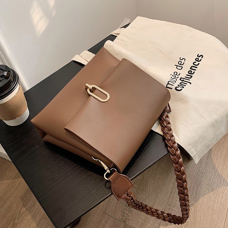 South Korea Tidal Wave SOUTH KOREA Soft Leather Bag Women 2022 New Single Shoulder Inclined Satchel Bag small square bag Soft leather mobile phone bag