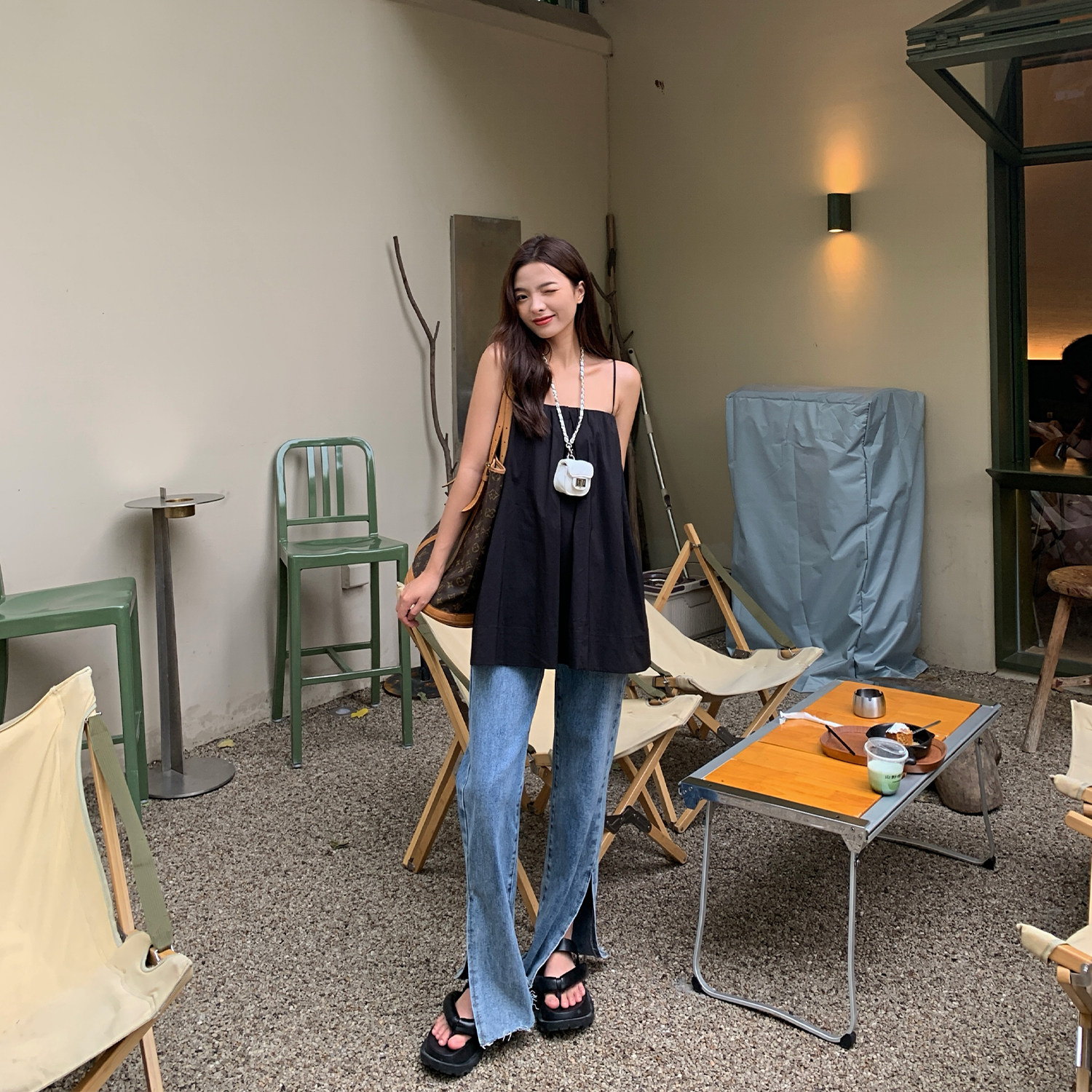 Chen Mifan black suspender top for women's summer design, loose and thin, one-shoulder small shirt