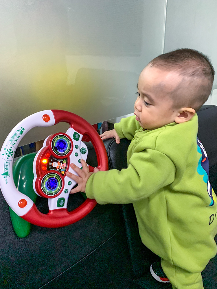 Net red the same co-pilot steering wheel simulation male and female children friends car puzzle children's toy car simulator