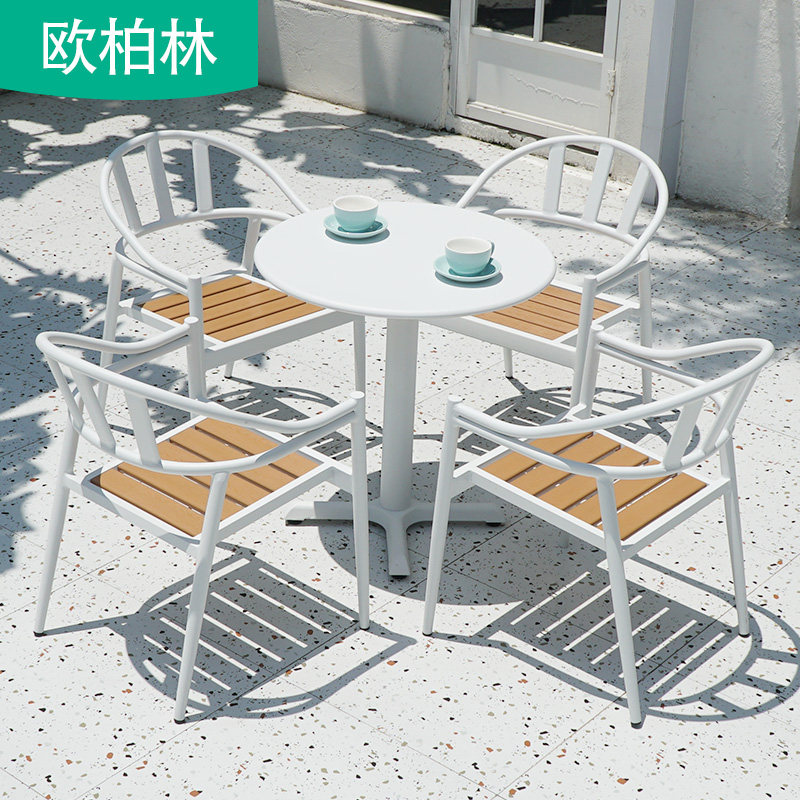 Outdoor simple wrought iron plastic wood tables and chairs balcony garden leisure tables and chairs outdoor milk tea shop outside table chairs umbrella combination