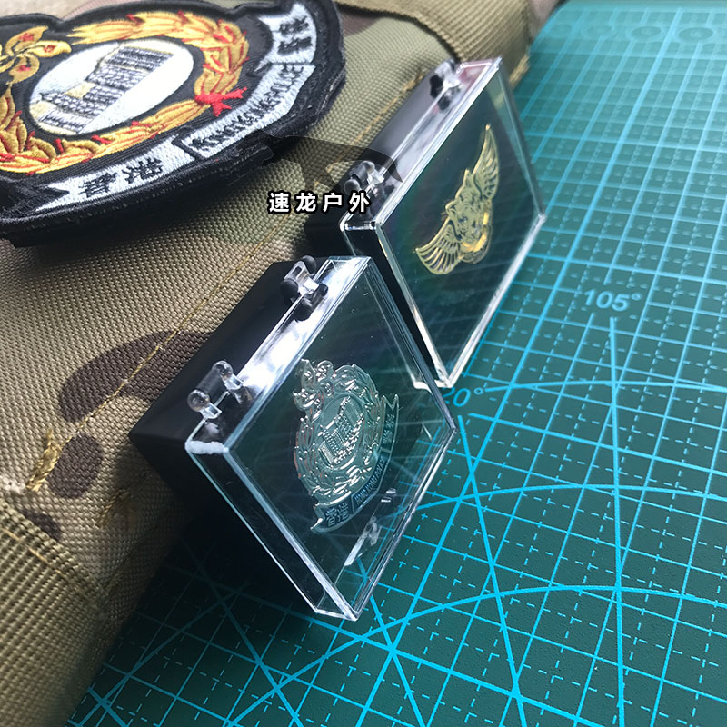 HKP commemorative badge Armband Velcro chapter Metal flying tiger badge Suit pin Collection brooch