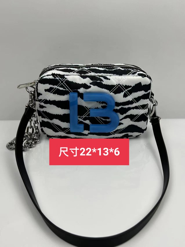Spanish BIMBA Y LOLA nylon cloth chain single shoulder inclined satchel female axillary bag size: 22 13 6-Taobao