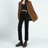 Черный восемь