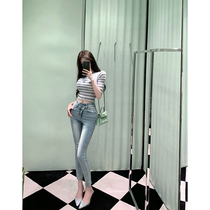 Chill Qiaoer Fengshen tailoring slim waist and wide hips blue high-waisted skinny jeans sexy diagonal buttoned small-footed pants