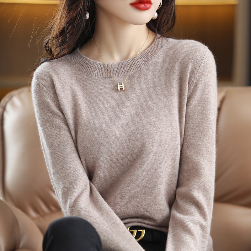 Casual Loose Round-Neck Sweater for Women, Autumn and Winter, Large Size, Thin Inner Layer, Versatile Outerwear, Low-Neck Knitted Base Shirt