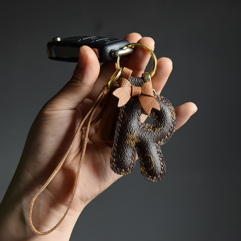 LVGEDETE BULLFIGHTING LETTER CAR KEY BUCKLE PENDANT KEY CHAIN BAG Hanging Accessories Old Flower Pendant