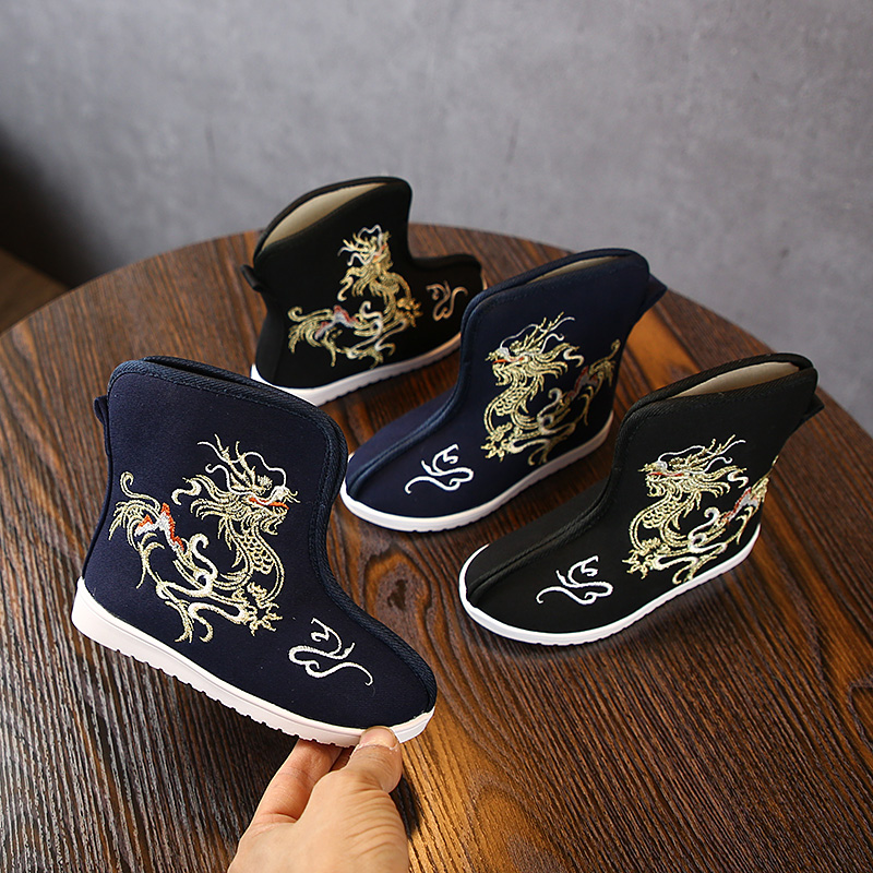 Old Beijing hand-made shoes boy spring short boots bright children Han clothing boots warp bow shoes ancient antique shoes