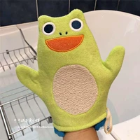 Зеленая губка для ванны для купания