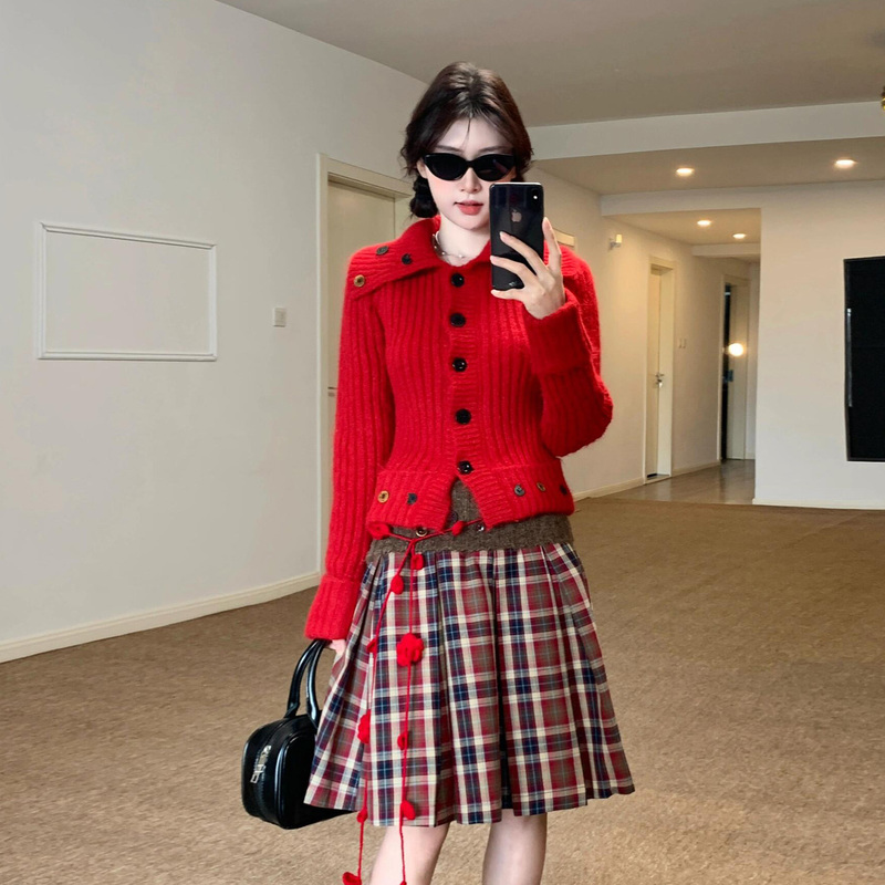 Red Short Knit Sweater Korean Style Short Sweater 2026 Early Autumn New Design Chanel-Style Top Women's Clothing Red Short Knit Sweater Korean Style Short Sweater 2026 Early Autumn New Design Chanel-Style Top Women's Clothing