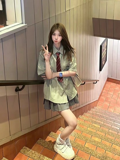 韩版学院风绿色条纹短袖衬衫女2025夏季高级感宽松百搭甜美jk衬衣