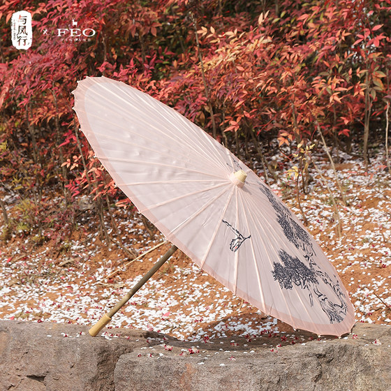 The official and authentic joint model with Feng Xing, Shen Lizhi, has the same style of oil umbrella in the drama, landscape and ancient style, updated by Zhao Liyinglin