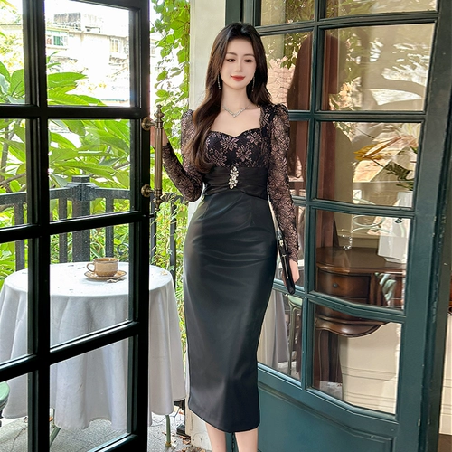 Полиуретановое вечернее платье, юбка, изысканный стиль, осеннее, по фигуре, с акцентом на бедрах, яркий броский стиль