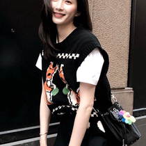 2021 Spring and Autumn Star Jiang Shuying with knitted waistcoat wool loose squirrel jacquard sweater vest wear female