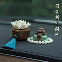 Lotus Blooms и дает благословение Maitreya Sulte-Slue