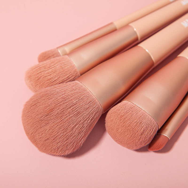 Ma can Andy original illustrator joint make-up cover brush ultra soft powder bottom brushed eye shadow brush full set of Li Jiaqi Recommended