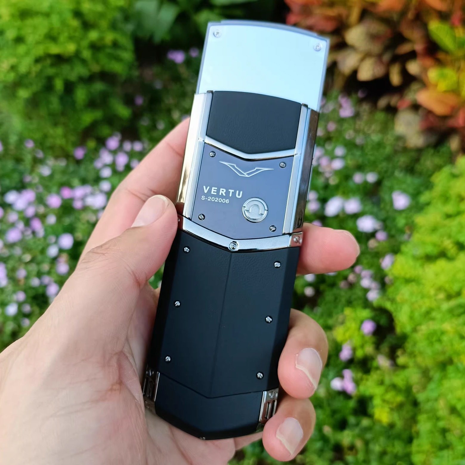 2025新款Vertu手机值得买吗？奢华商务手机有哪些新功能？_电子产品_淘宝数码网